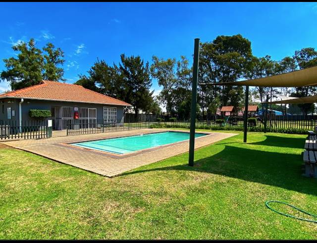 2 BEDROOM APARTMENT FOR SALE IN COMET